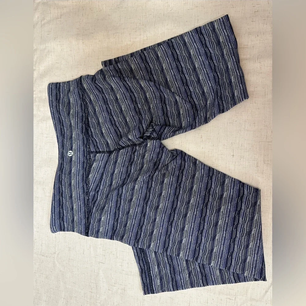 Lululemon Athletica Blue Gray Leggings with Heathered Pattern